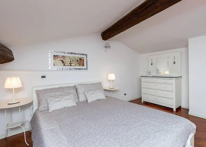 Apartament Maison Contrari *