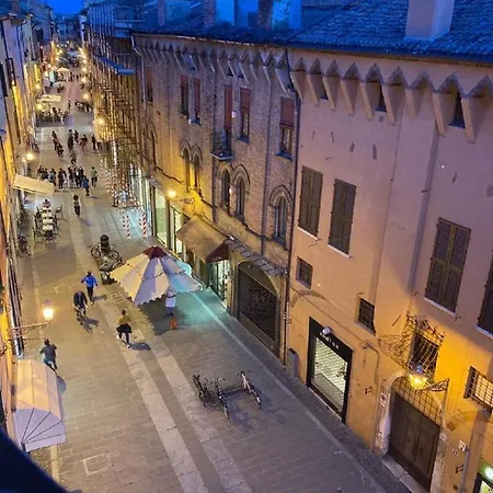 Maison Contrari * Ferrara