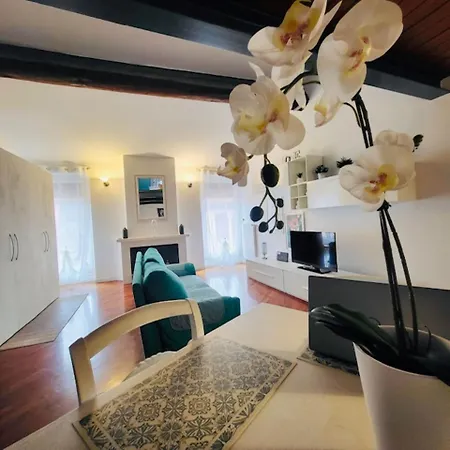 Maison Contrari Apartment